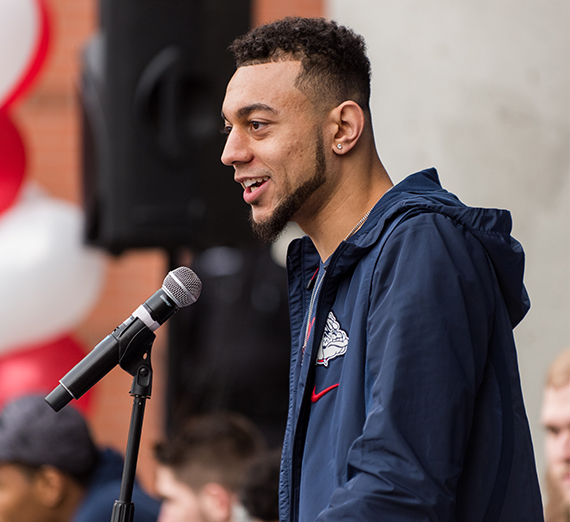 Men’s Basketball Rises to No. 1, Student-Athletes Score in School