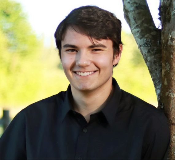 Joshua Venable Named Outstanding Senior of Computer Science