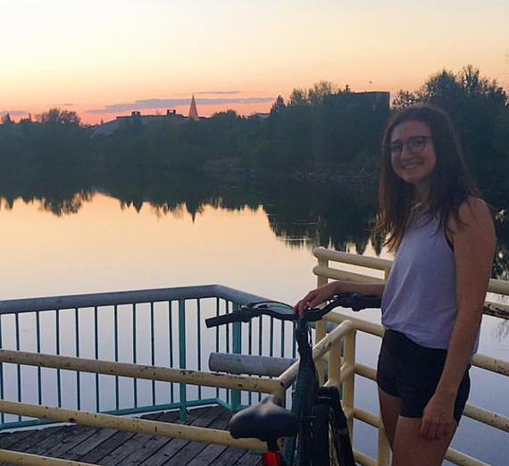 One Senior Shares: Dealing with Stress of Graduating in the Year of COVID-19