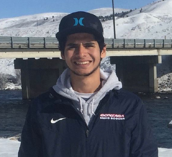 Scholarship Spotlight: Octavio Rivas
