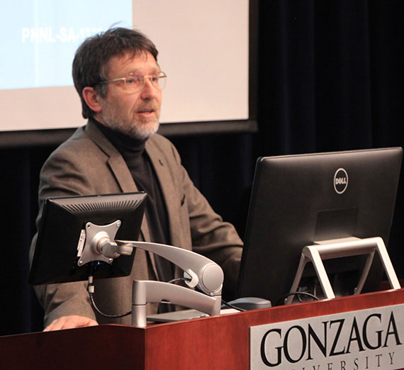 Renouard Speaker Addresses Technological Changes