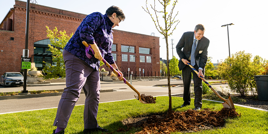 UW-GU Health Partnership Honors Founding Presidents Cauce and McCulloh