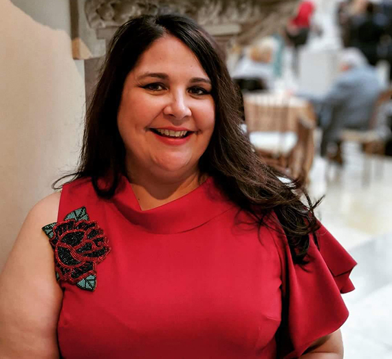 Professor Laurie Arnold Receives Fellowships