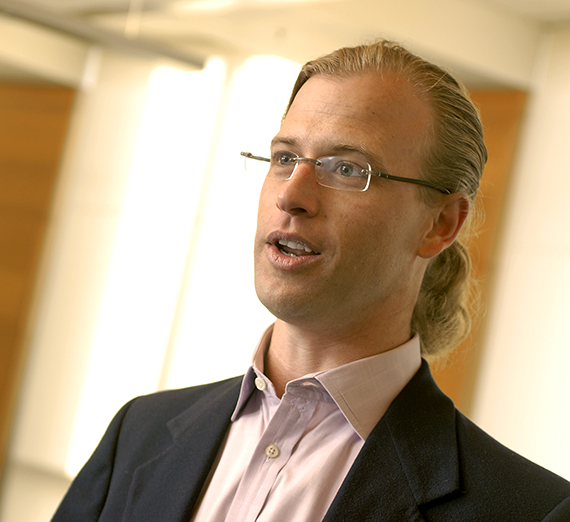 Students Learn from Economist Wolfers