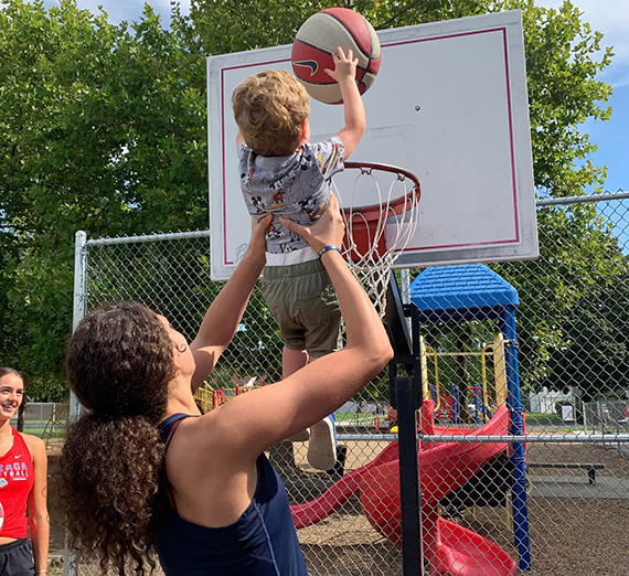 Gonzaga Student Athletes Give Back to Northeast Spokane Community