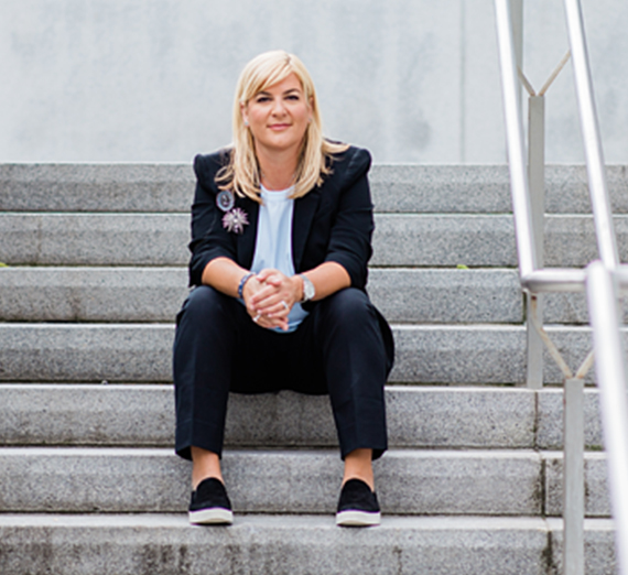Medicine, Books and Awards: Alumni in winter '20 magazine