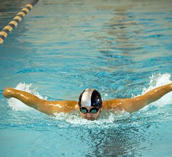 Alumnus Nate Higgins Competes against World's Best Swimmers